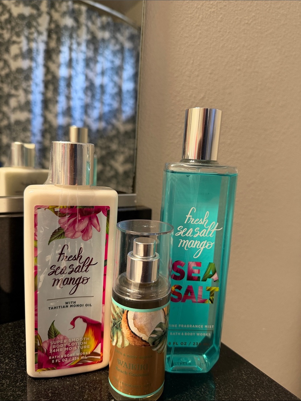 Bath & Body Works Fresh Sea Salt Mango Lotion & Mist - Turquoise and White